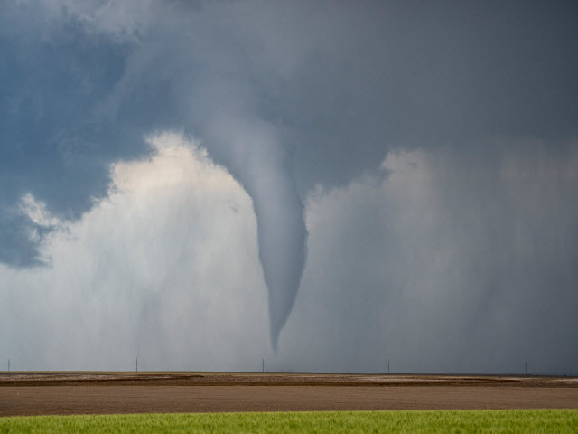 Difference Between a Cone Tornado and a Stovepipe Tornado