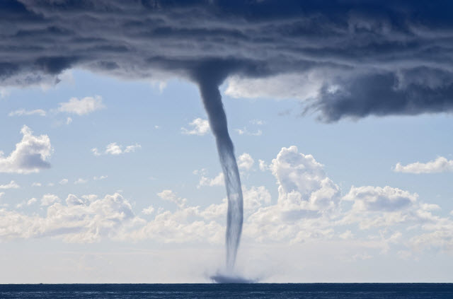 How Does a Waterspout Tornado Form?