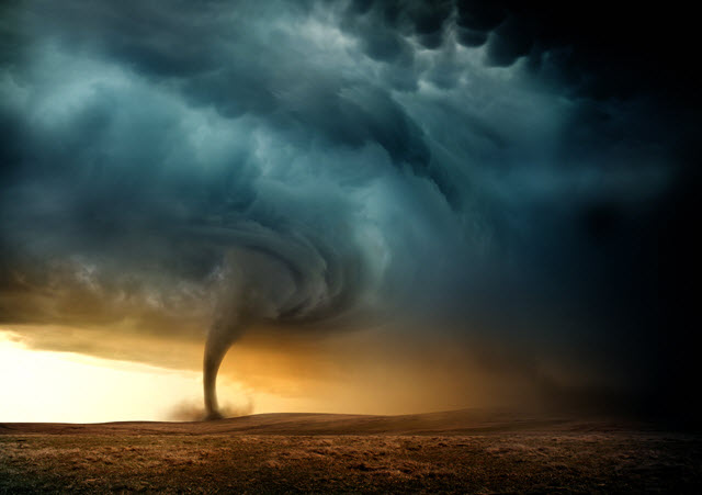 Twister vs Tornado