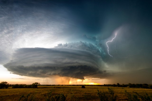 The Conditions that Help Tornadoes Form